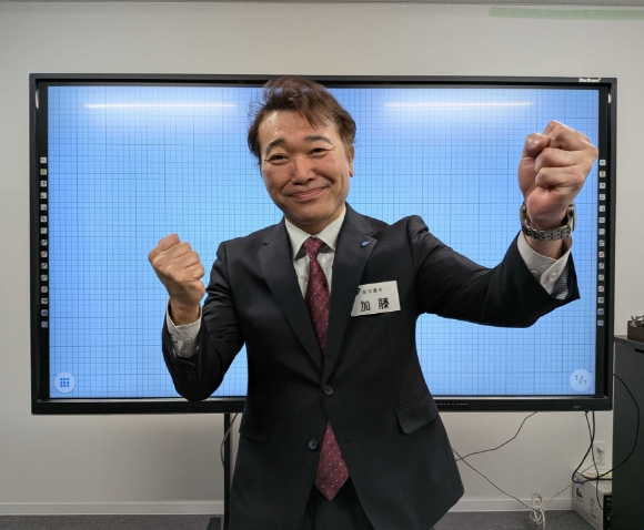講師